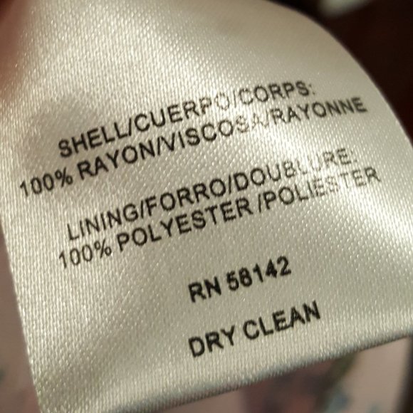 ❌sold❌ Gal Meets Glam Isabel Floral Smocked Midi Dress - Picture 11 of 11